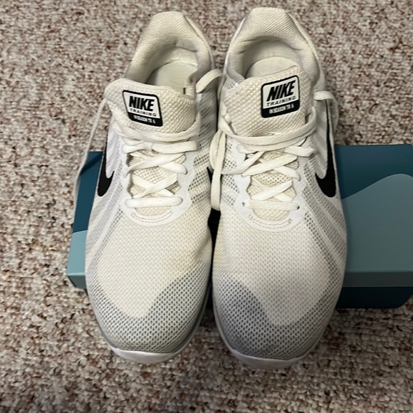 women's nike training in season tr 6